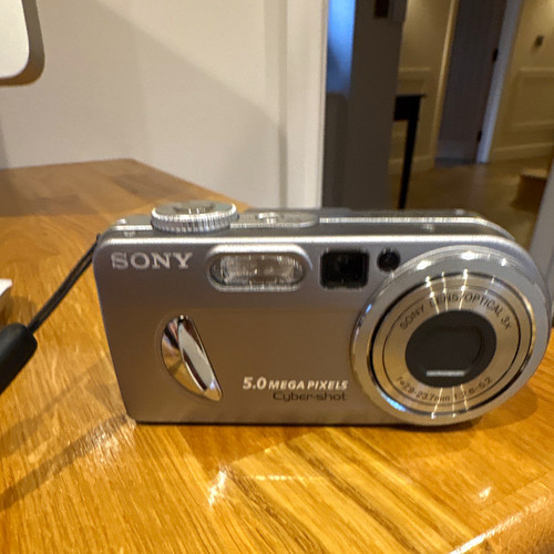 Sony cyber shot dsc p10 - sony, cyber-shot