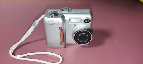Nikon digital camera coolpix - digital,